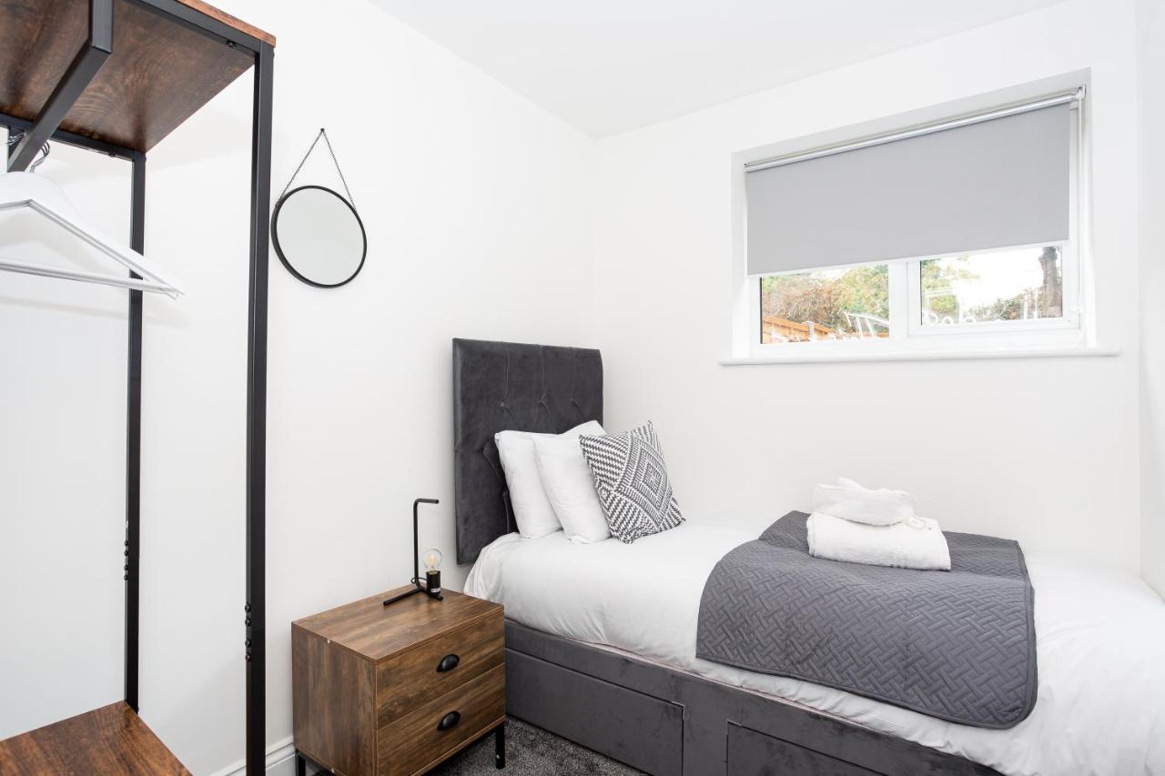 The Old Station Apartments By Sorted Stay Southend-on-Sea Exterior foto